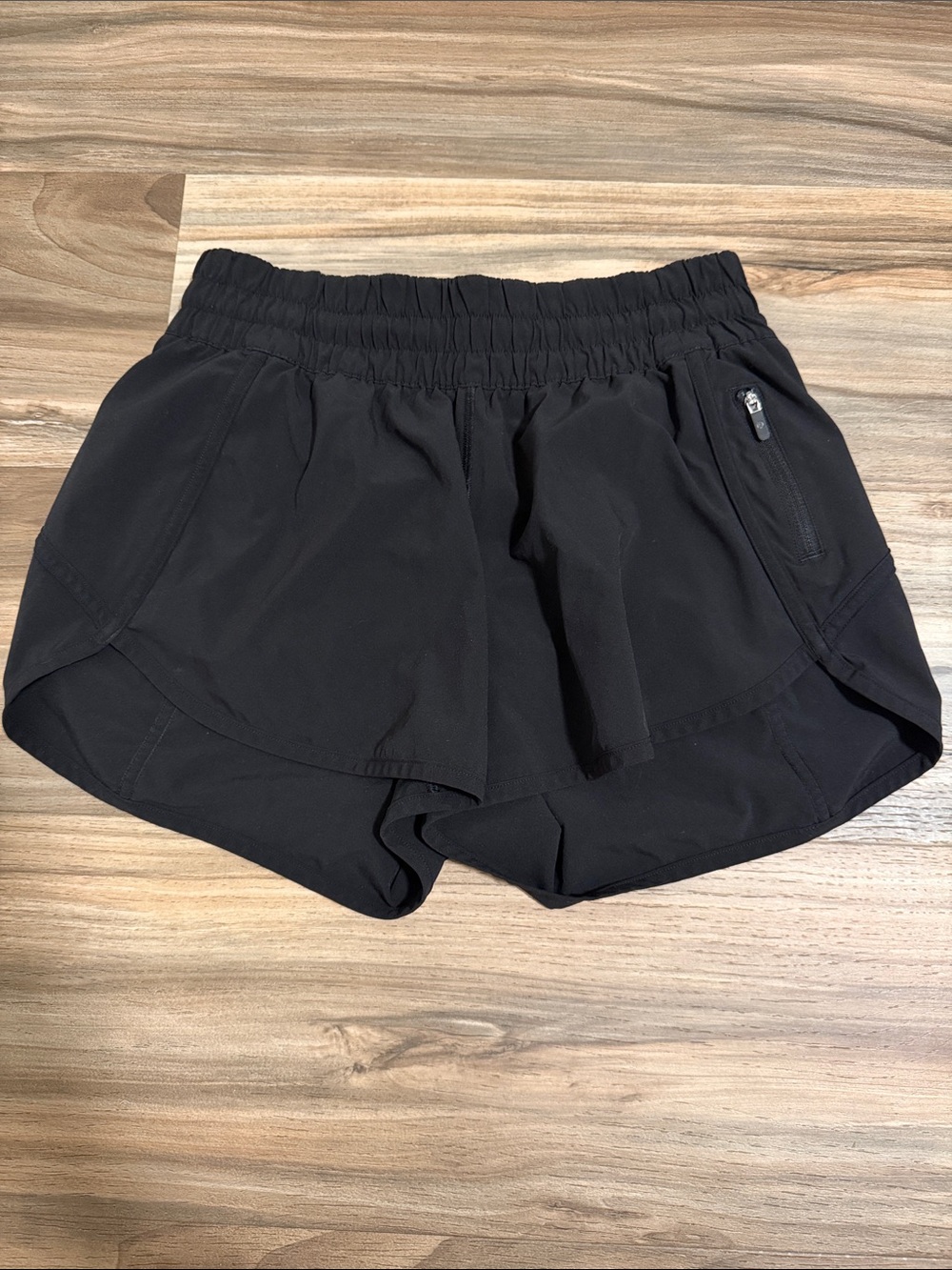 Lululemon Tracker Short V 4" Womens 8 Black Athletic Running Gym Shorts